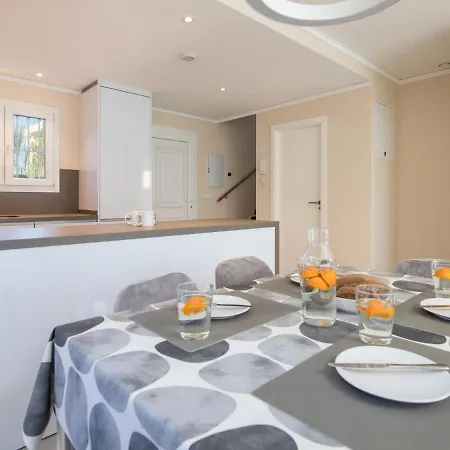 Malibu By Interhome *